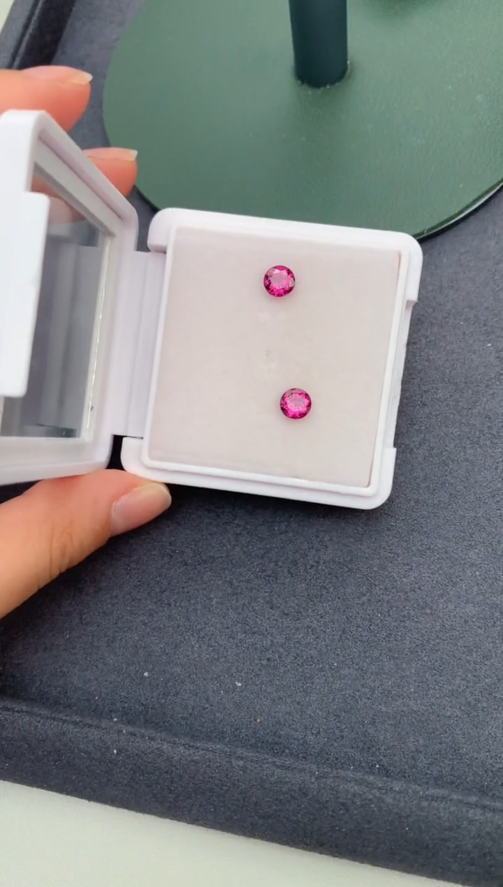 【闪购商品】石榴石裸石未镶嵌1ct镁铝榴石配对