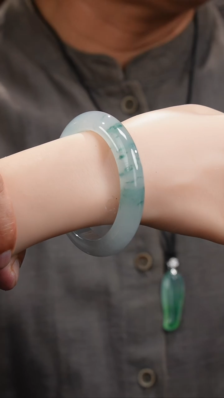 【闪购商品】翡翠手镯未镶嵌226·