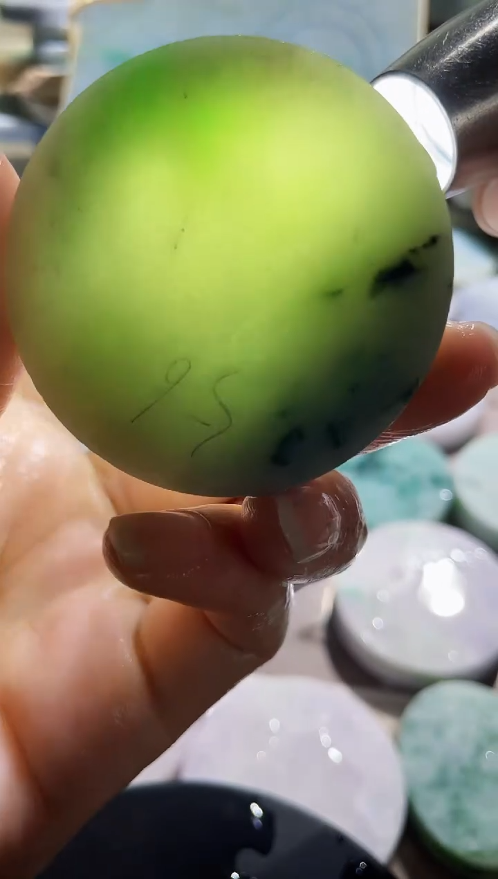 翡翠未镶嵌颈饰娟娟192