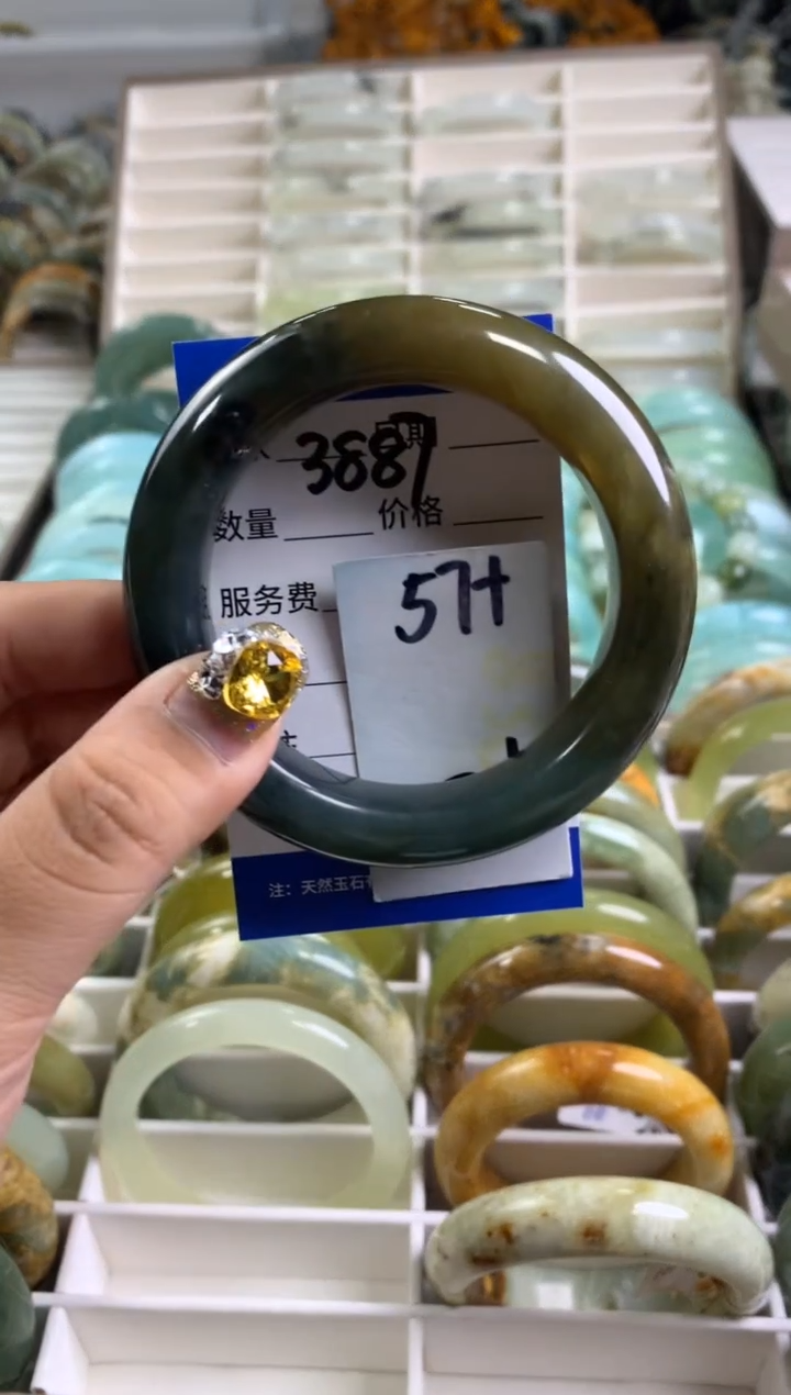 【闪购商品】蛇纹石玉手镯未镶嵌3887