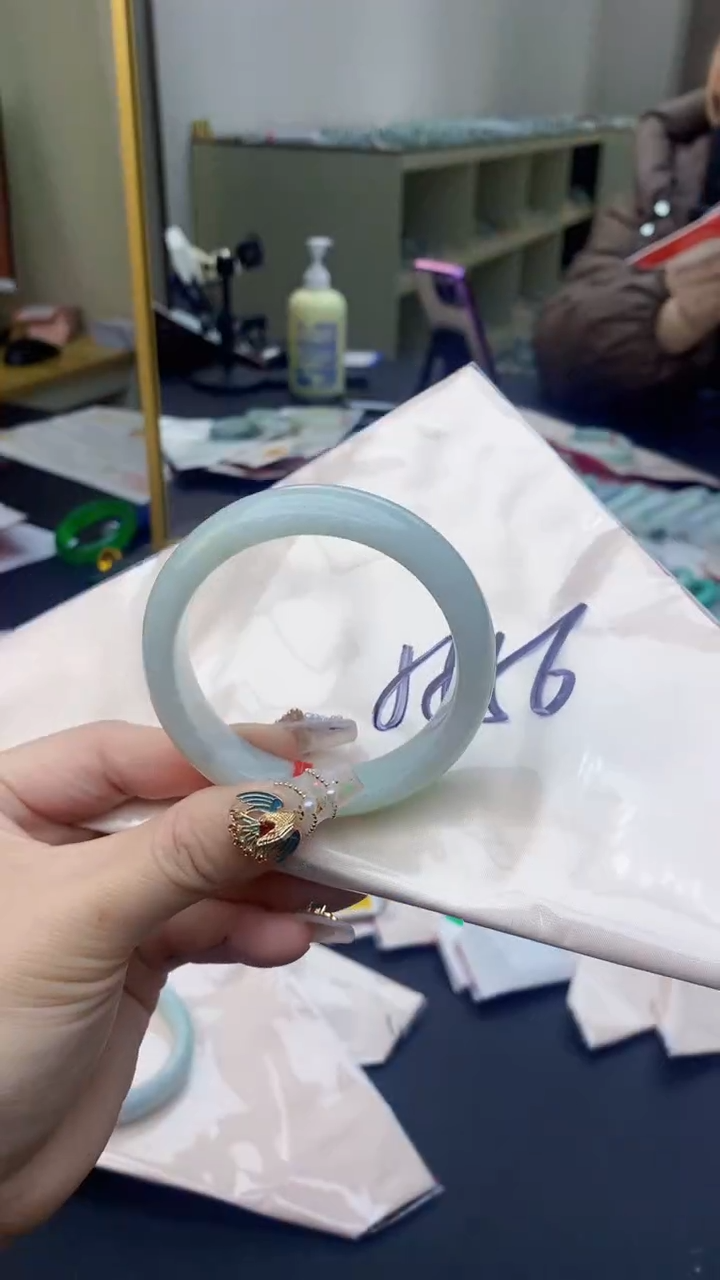 【闪购商品】翡翠手镯未镶嵌0699600547