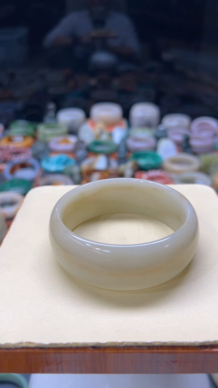【闪购商品】石英质玉手镯未镶嵌009