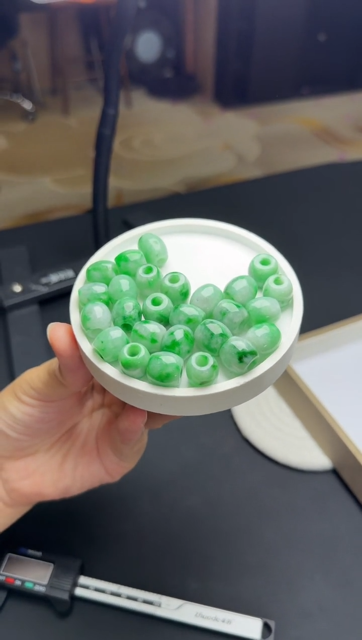 颈饰未镶嵌翡翠YM1160-3 路路通（配银链）多样性发1件