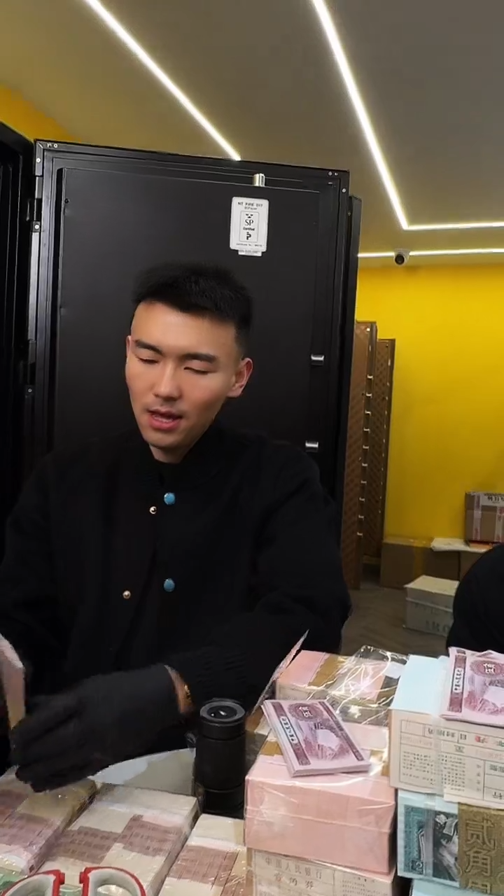 【闪购商品】带评级鉴定-二版深墨版深水坝十张不挑号