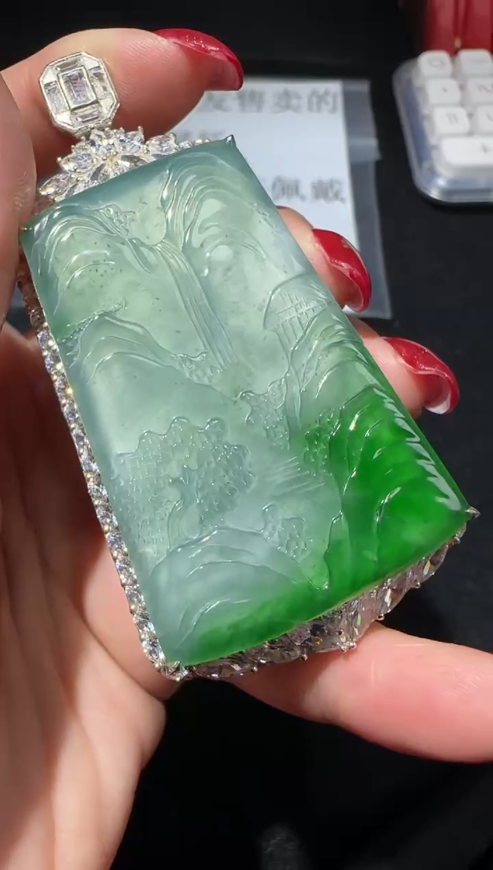 【闪购商品】翡翠吊坠(赠链)银S925镶嵌多样性发货拍一发一