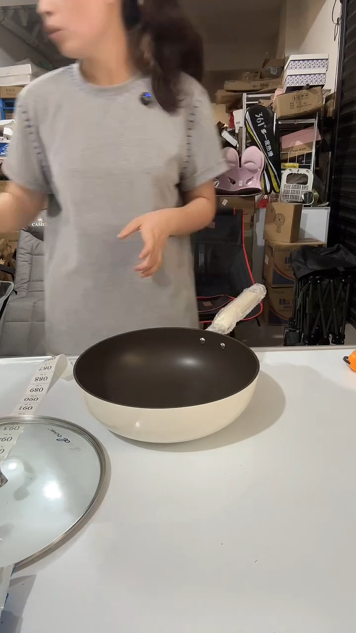 86默认微瑕，建议勿拍，陶瓷釉面炒锅