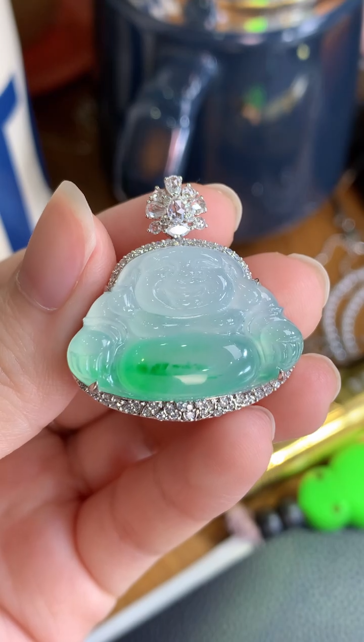 颈饰18K金镶嵌翡翠佛公