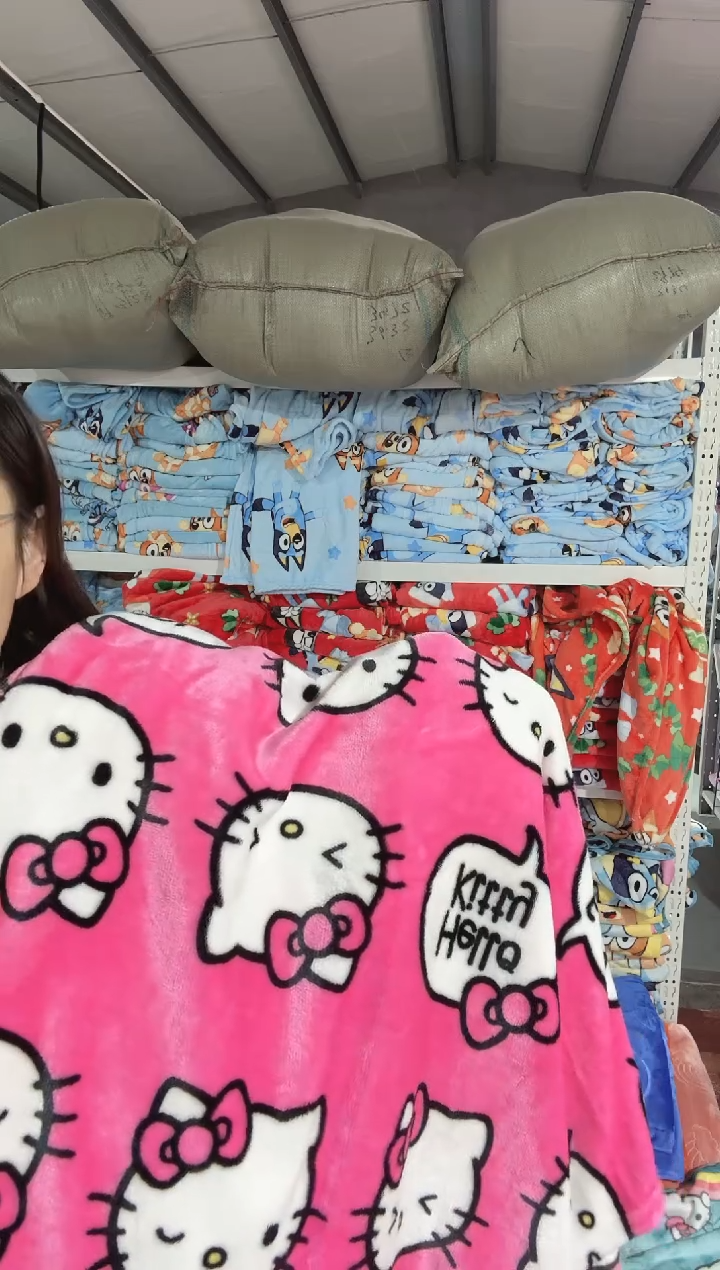 满35包邮  瑕疵  220*230左右  绒毯子    