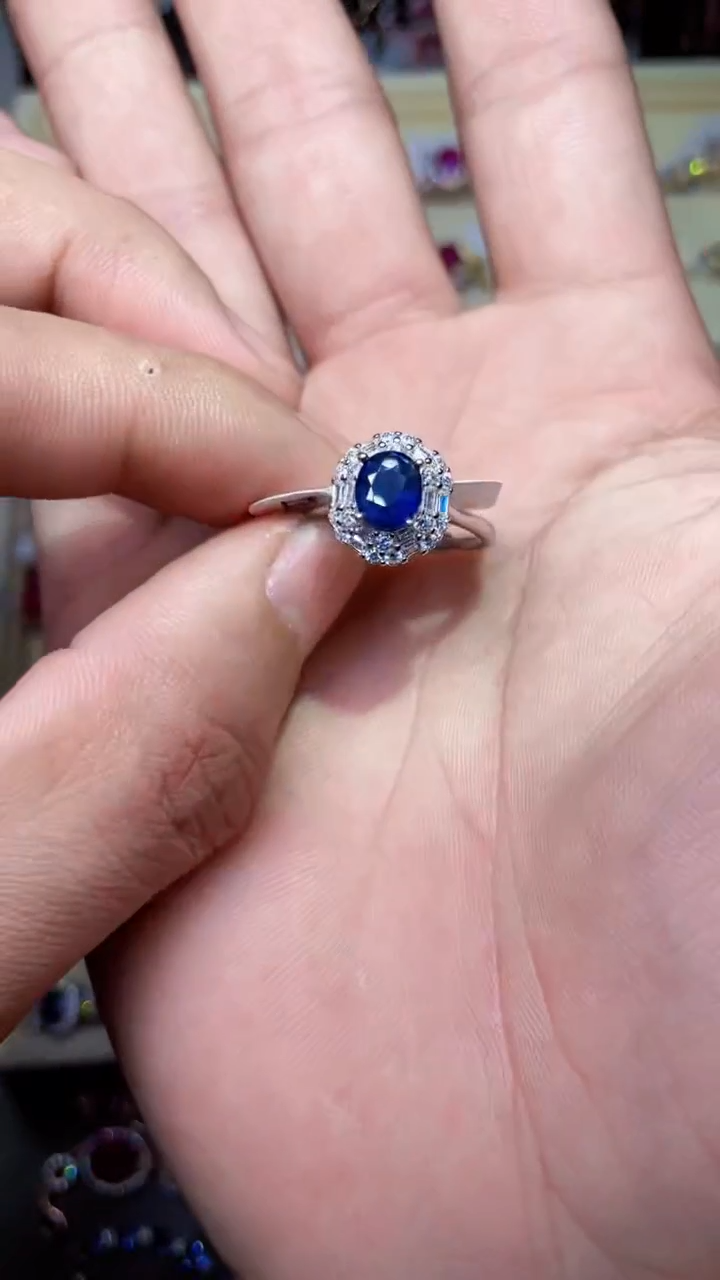 【闪购商品】蓝宝石戒指银S925镶嵌.......