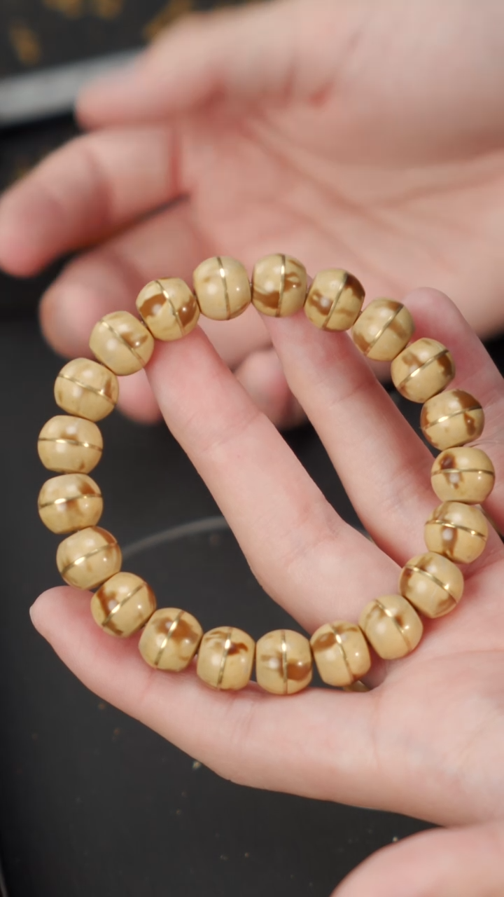 紫金鼠手串花皮一线天11+