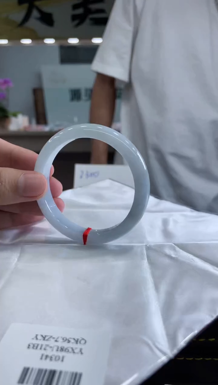 【闪购商品】翡翠手镯未镶嵌手镯