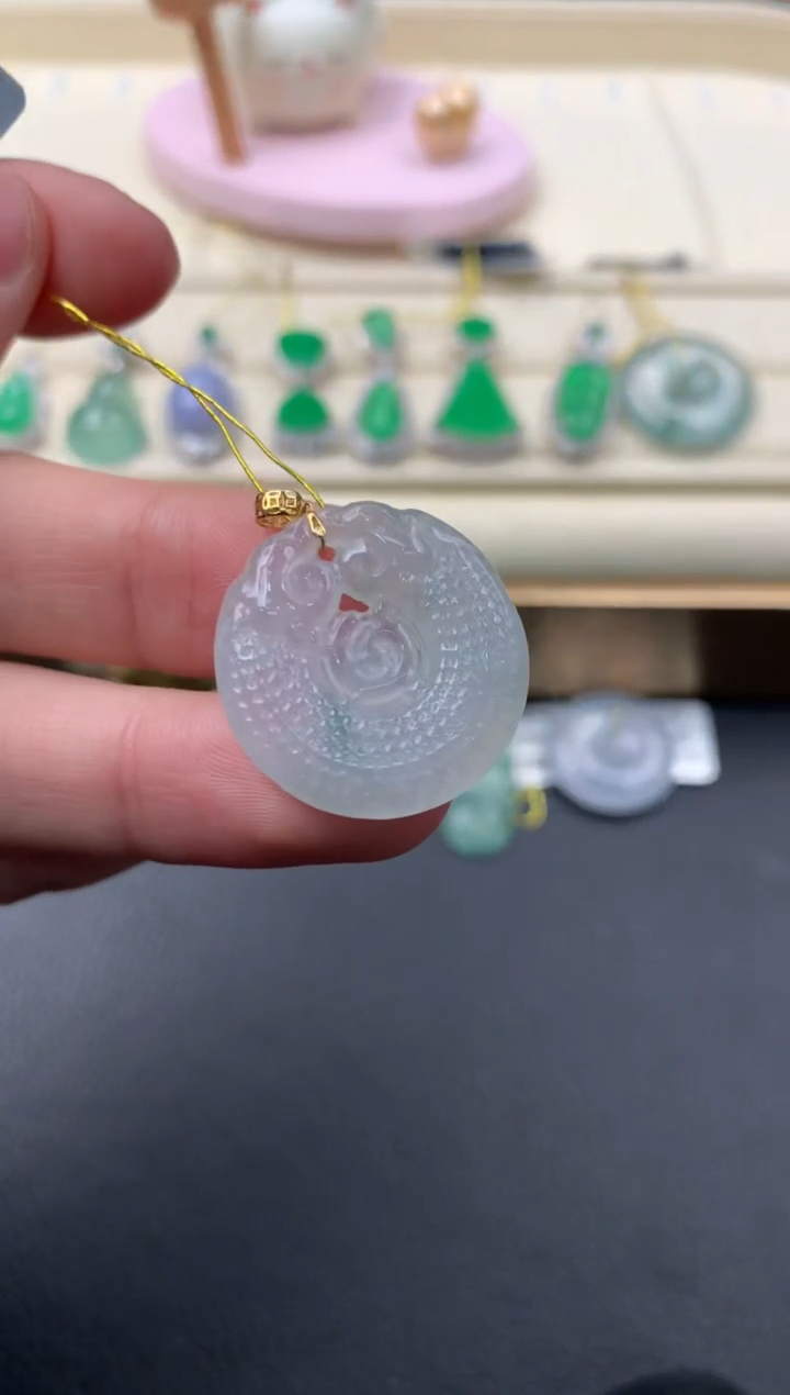 【闪购商品】翡翠颈饰18K金镶嵌A551.....