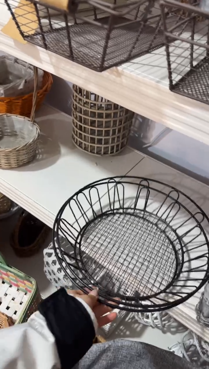 孤品 两个黑色铁艺圆形零食盘