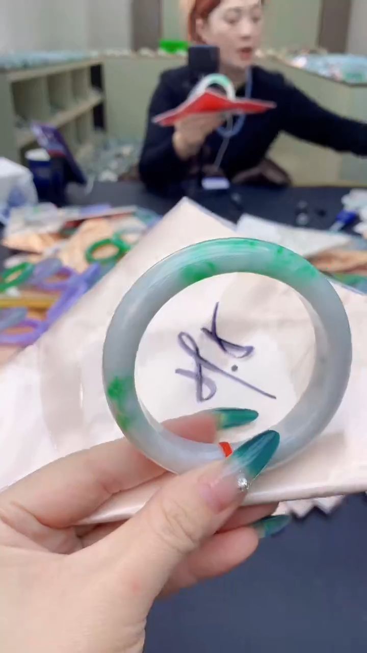 【闪购商品】翡翠手镯未镶嵌1018398273