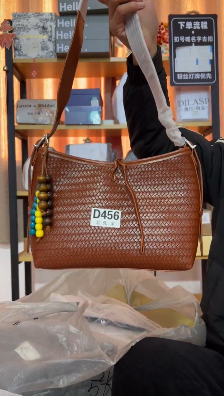 小牛剖层皮革老张家女包456