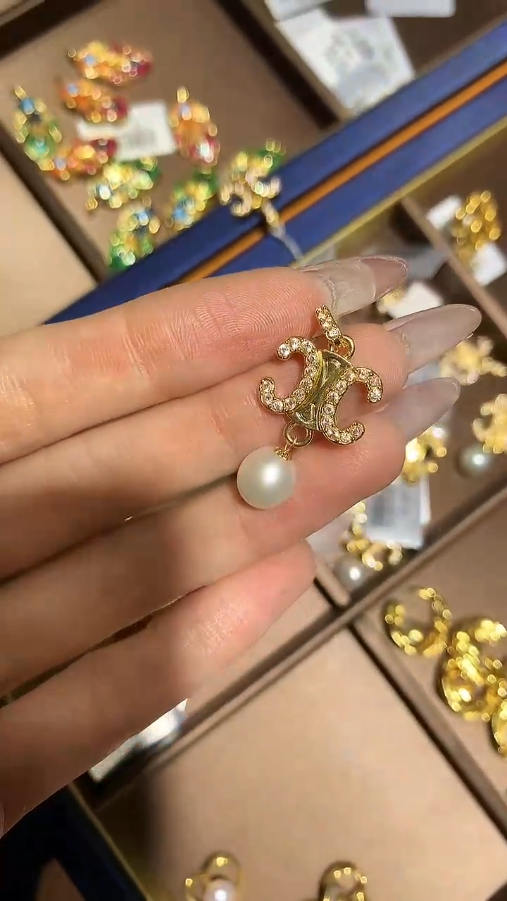 【闪购商品】18K金吊坠(不含链)18KC吊坠时尚