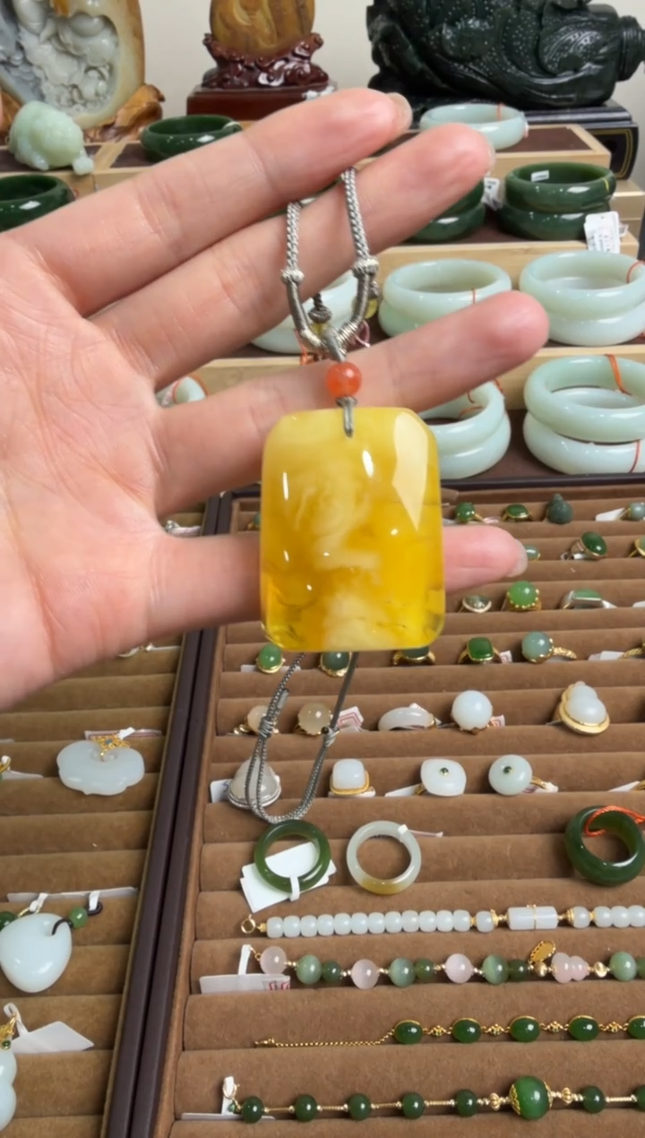 琥珀颈饰未镶嵌挂件