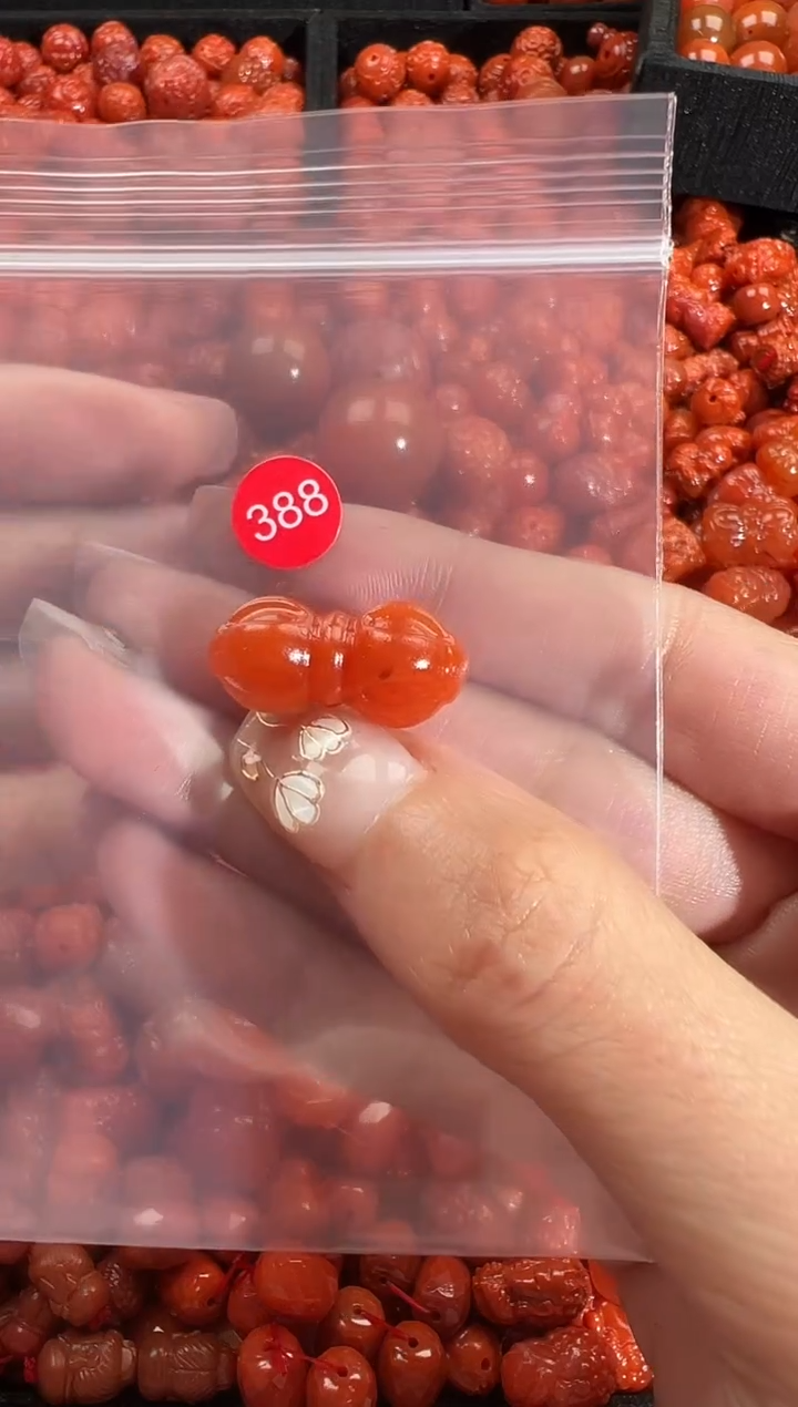 颈饰未镶嵌南红玛瑙1