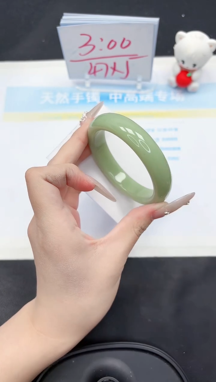 【闪购商品】石英质玉手镯未镶嵌229-56.2