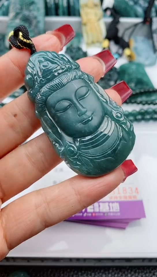 【闪购商品】翡翠颈饰未镶嵌            