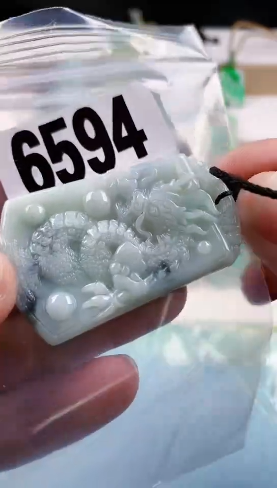 【闪购商品】翡翠挂件未镶嵌天然翡翠吊坠挂件