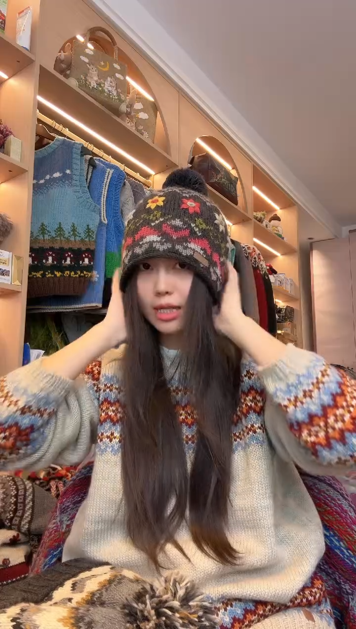 羊毛灰色单球帽 