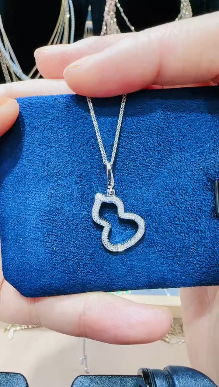 【闪购商品】钻石吊坠不含链18K金镶嵌钻石吊坠