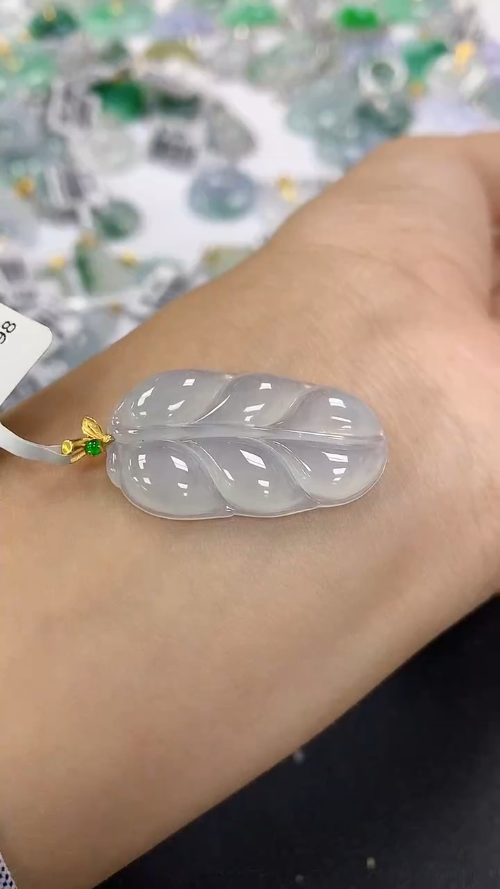 颈饰18K金镶嵌翡翠a货假一赔三支持复检百元上9元证书费自理