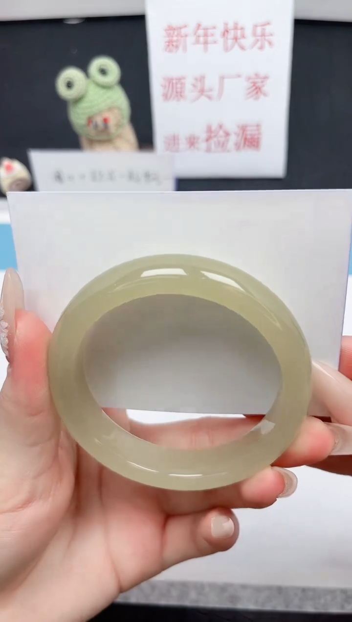 【闪购商品】石英质玉手镯未镶嵌71-56.2