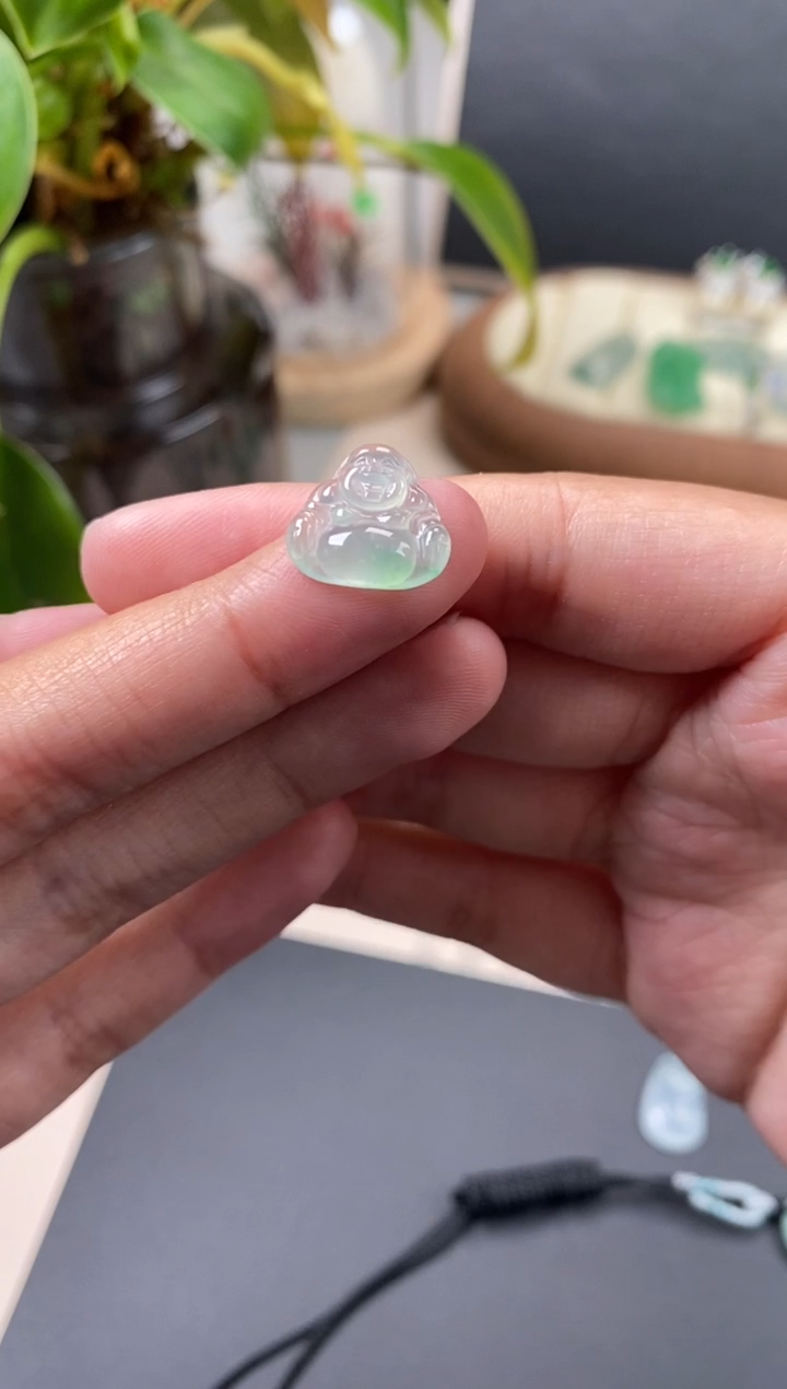 【闪购商品】翡翠颈饰未镶嵌翡翠冰晴佛公