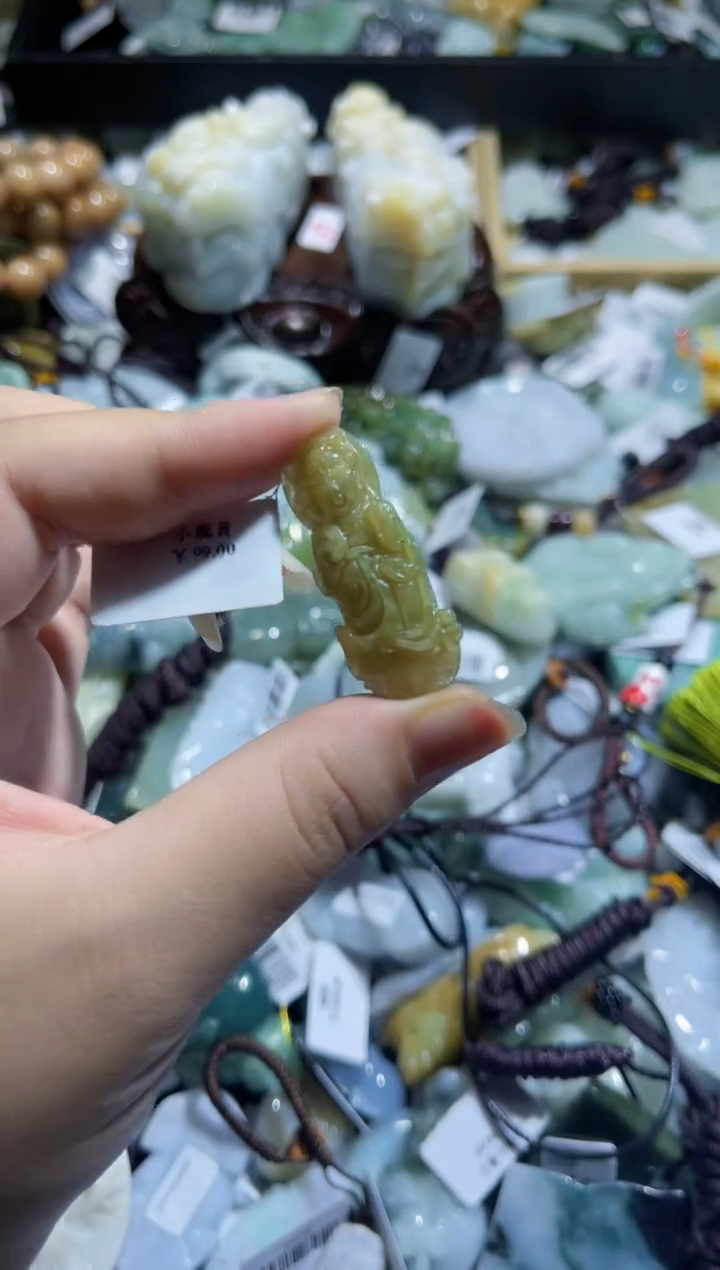 【闪购商品】翡翠未镶嵌颈饰00000086