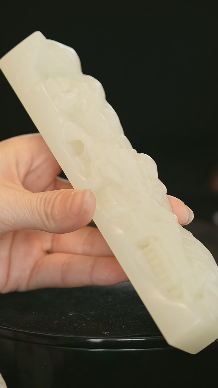 【闪购商品】寿山石竹叶青山水雅聚镇尺笔搁摆件