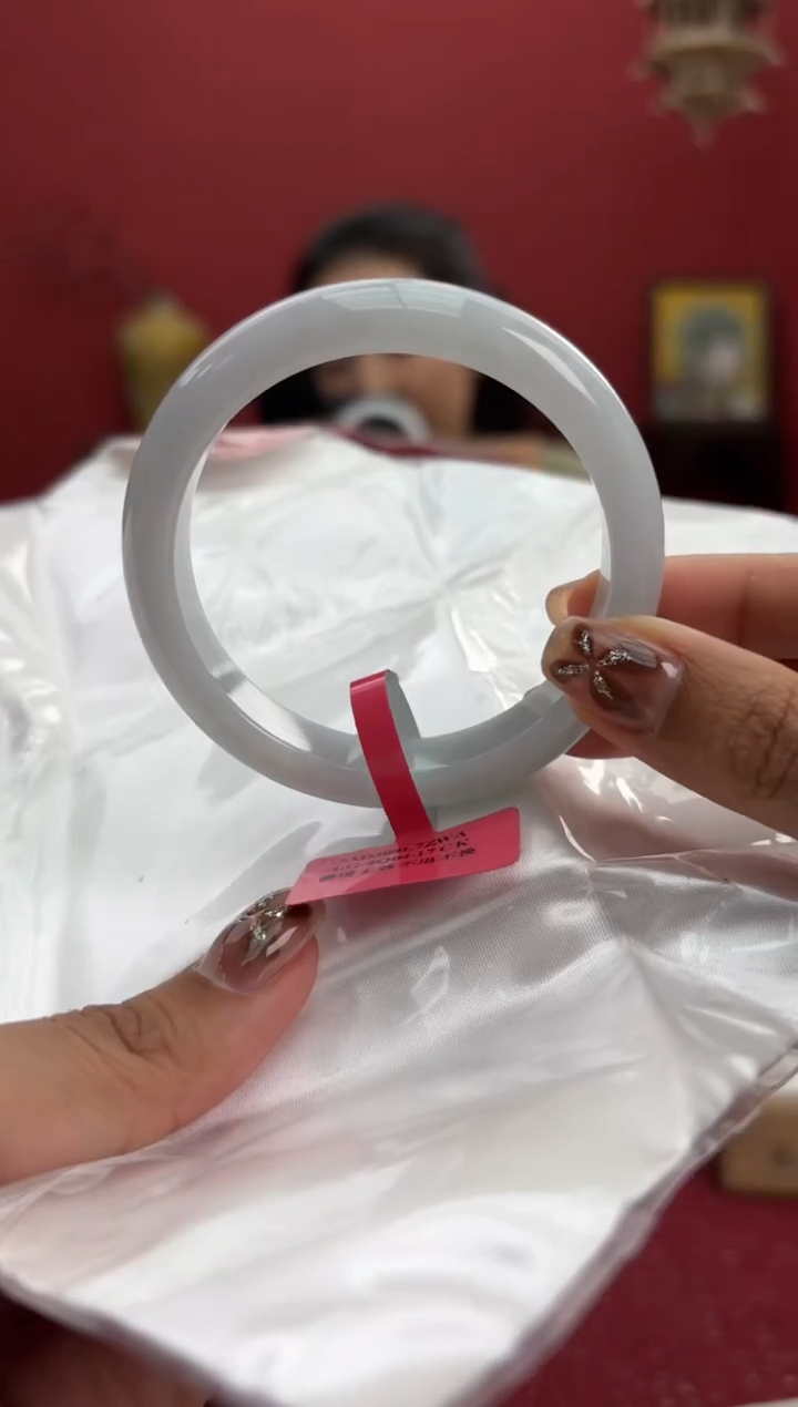 【闪购商品】翡翠手镯未镶嵌14手镯