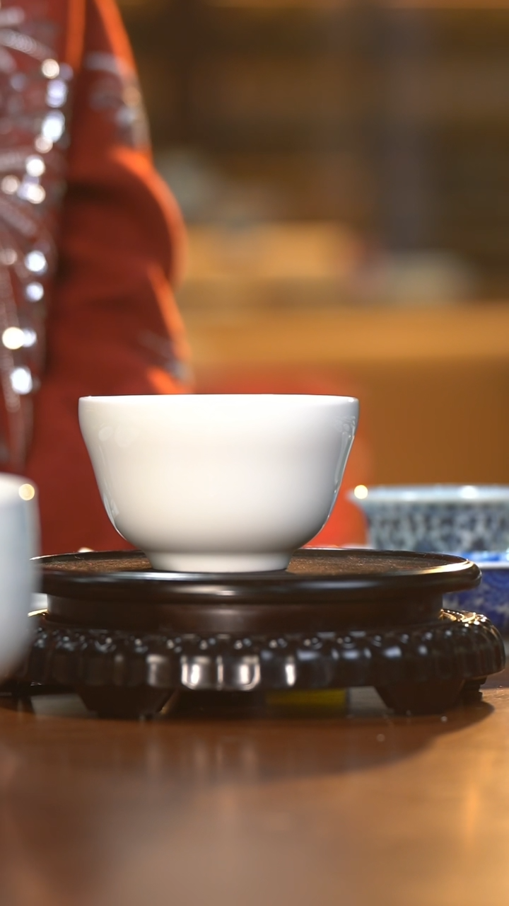 【闪购商品】杯4.5寸压手碗（青釉）