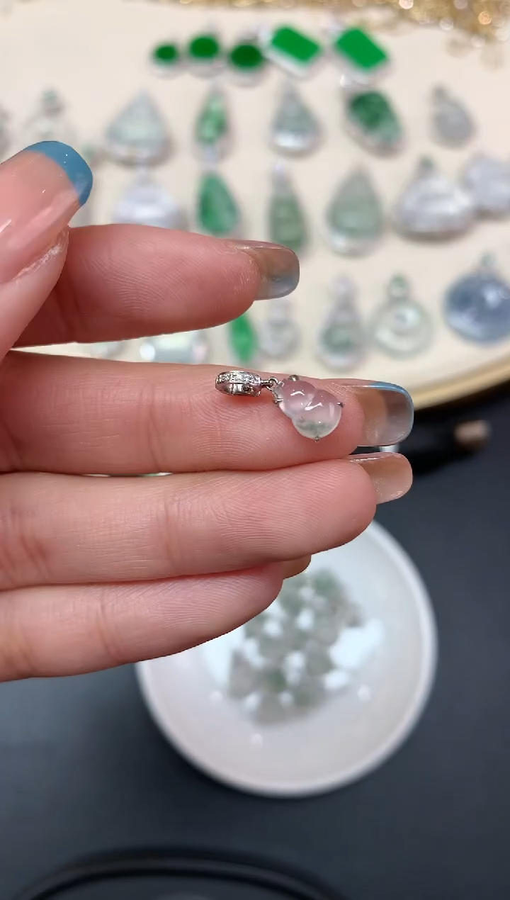 【闪购商品】翡翠吊坠(不含链)18K金镶嵌吊坠A25|880