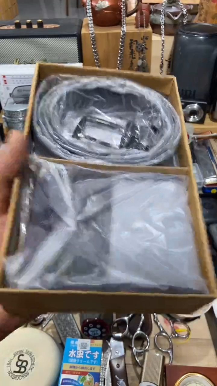 瓷片闪购商品  如图所示