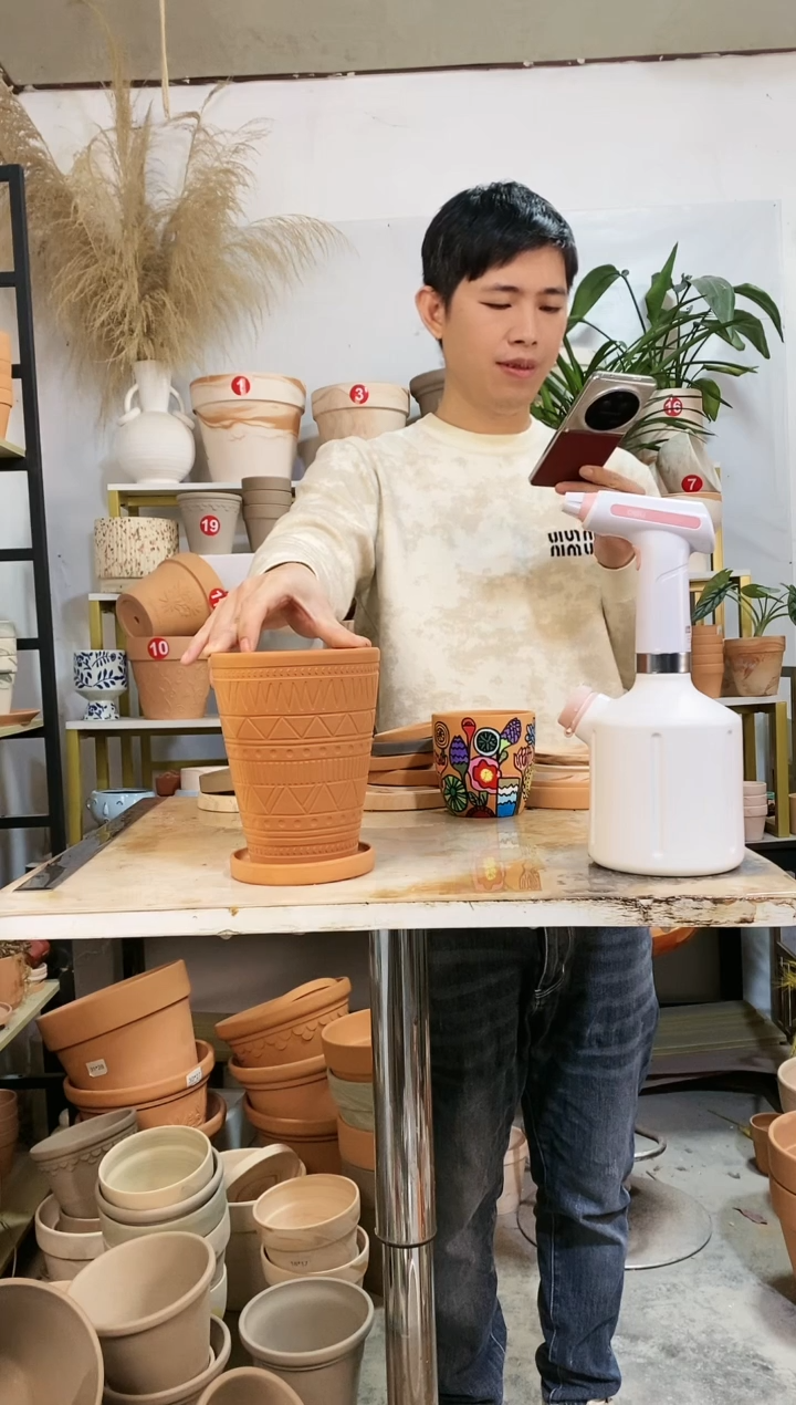 【闪购商品】红陶13.5*17红陶浮雕反比例 1盆1托