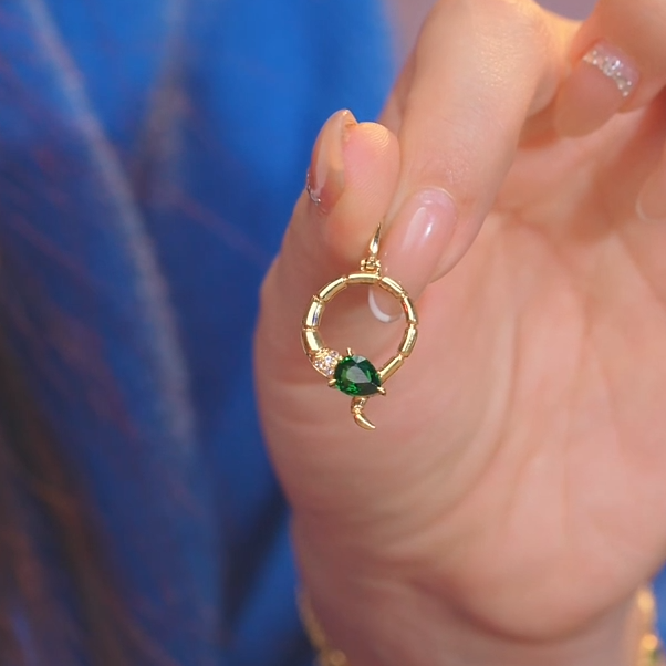 【歪歪】*沙弗莱吊坠*18K金镶嵌U1859