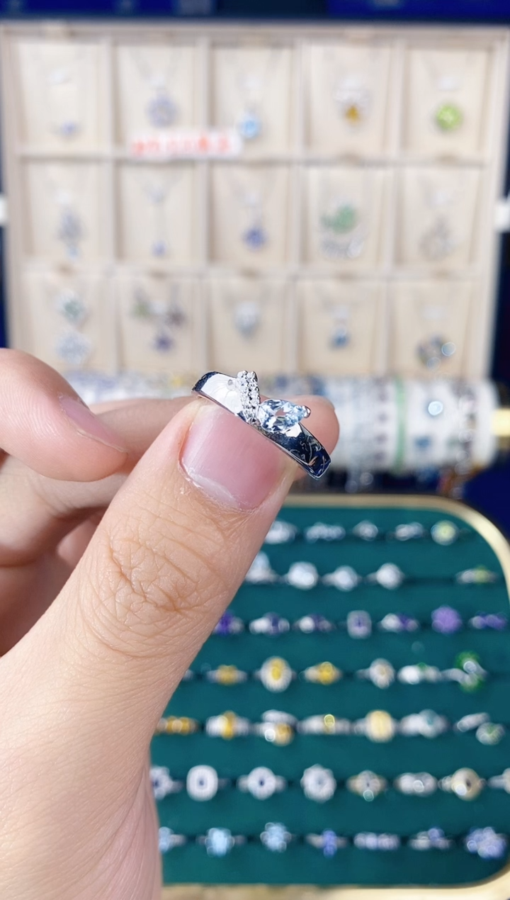 【闪购商品】海蓝宝石戒指银S925镶嵌带证书