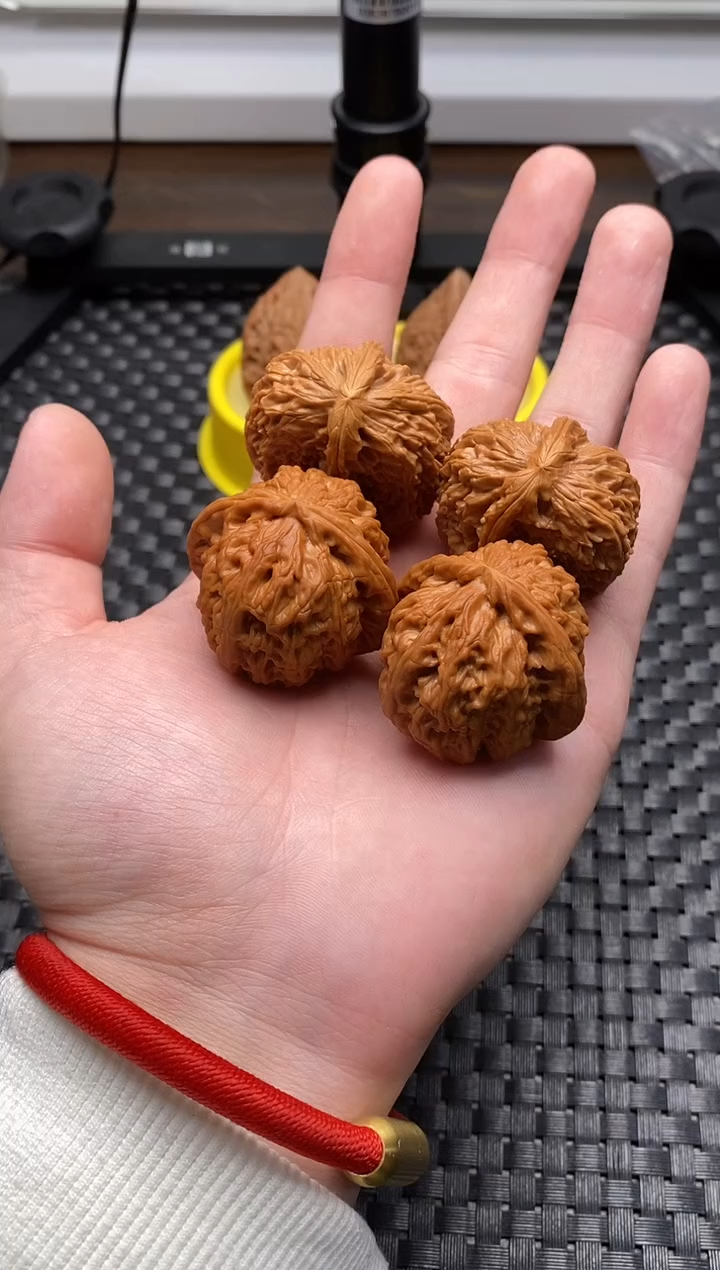 把件文玩核桃全品打底三角白狮子头39尺+微修白狮子半壁江山