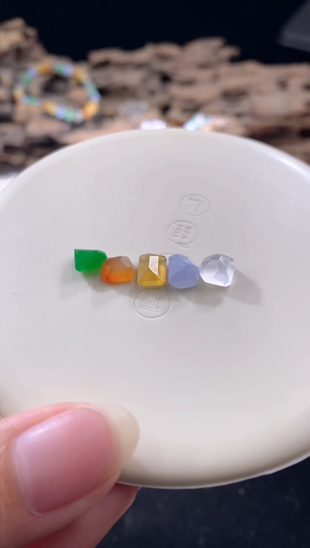 翡翠裸石五彩翡翠