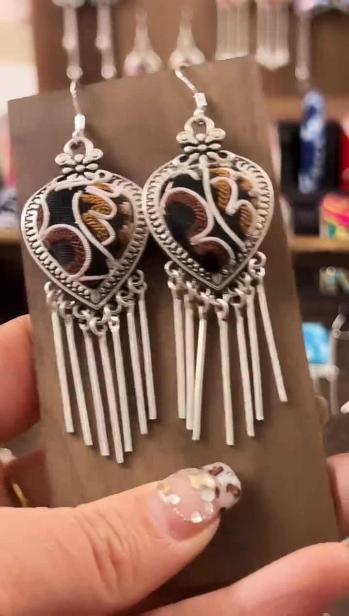 【闪购商品】织绣民族风老绣饰品458