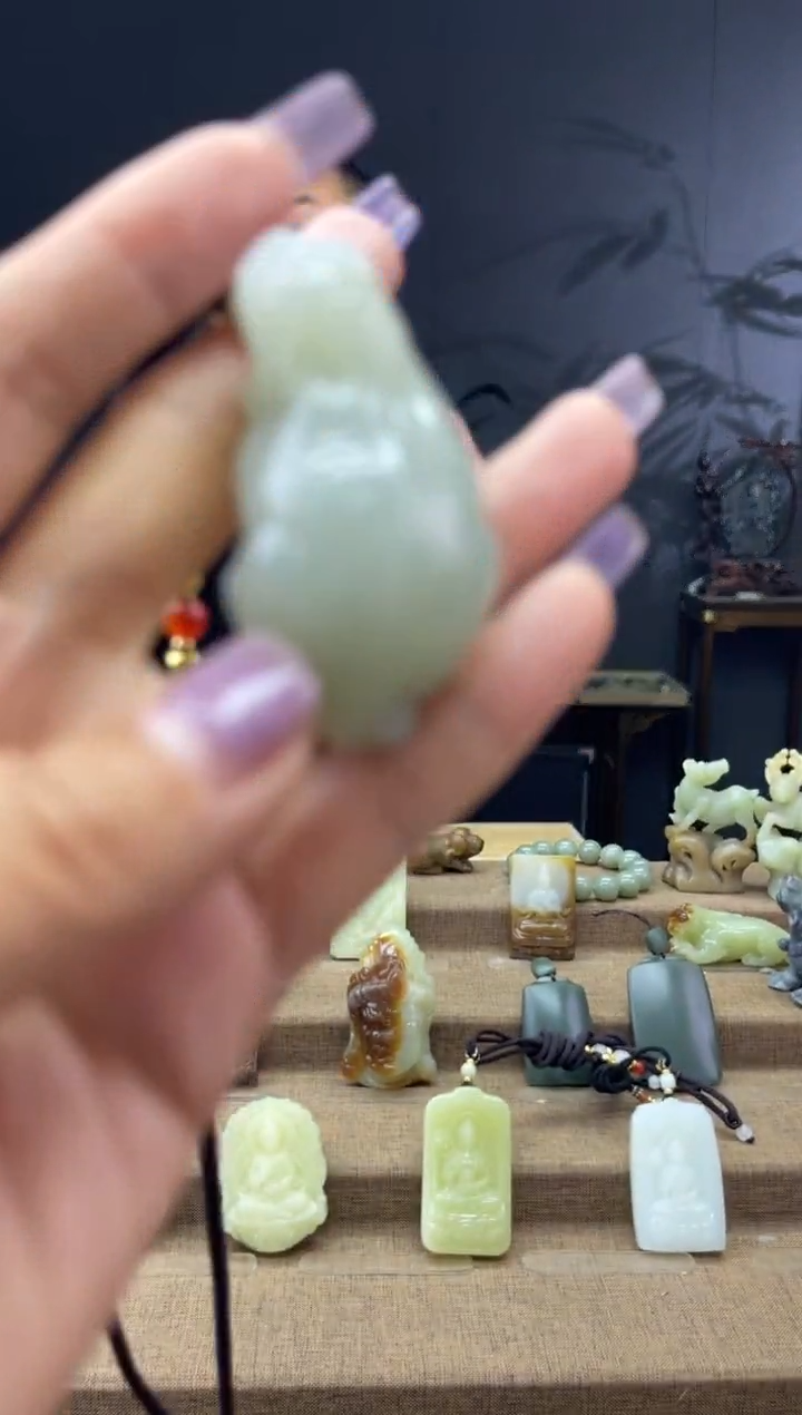 颈饰未镶嵌和田玉1