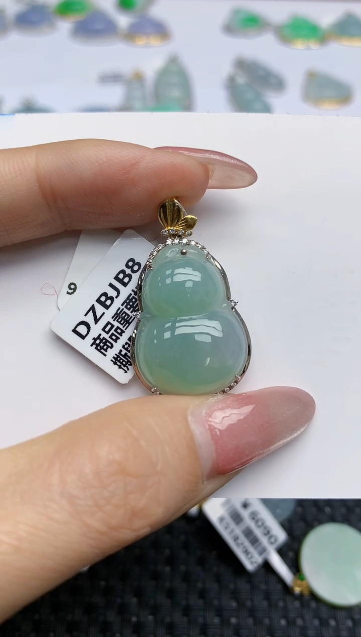 【闪购商品】翡翠挂件18K金镶嵌天然翡翠A货