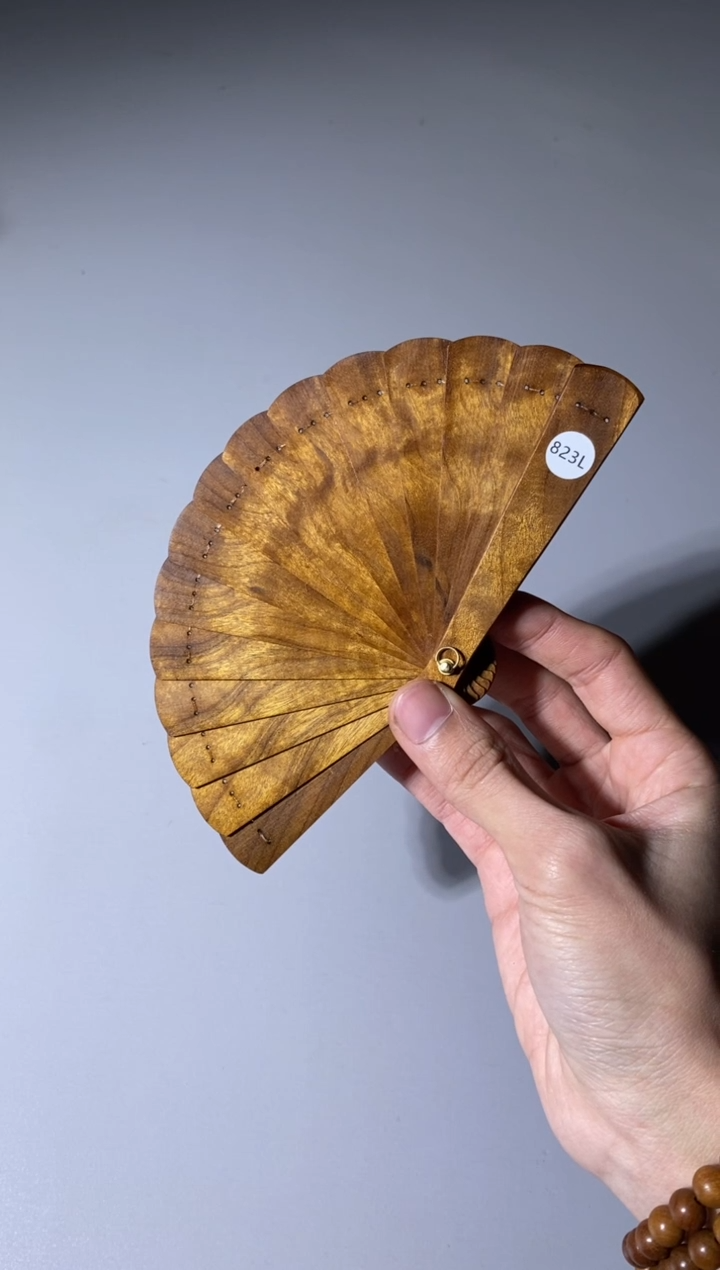 【闪购商品】金丝楠木雕823号10cm金丝楠木小叶桢楠掌中扇