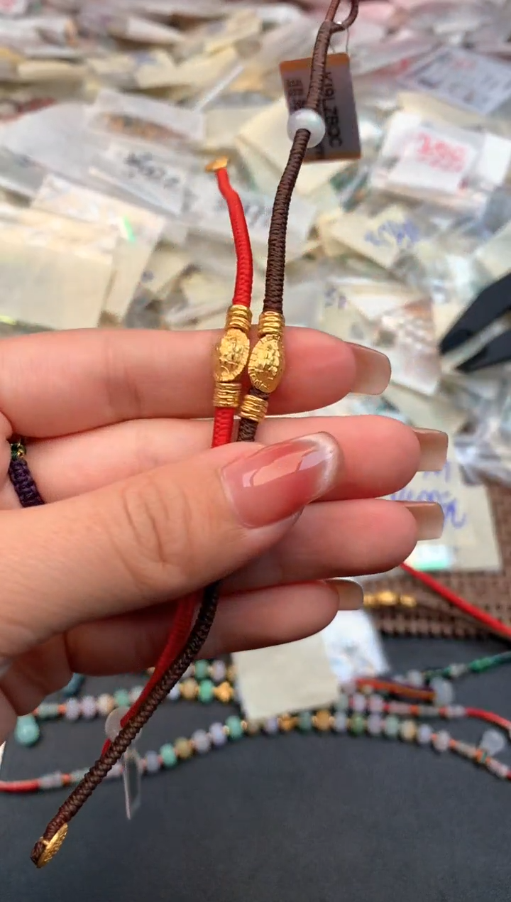 18K金镶嵌挂件翡翠多样性发1个16.5-20.5备注手围和颜色默认随机