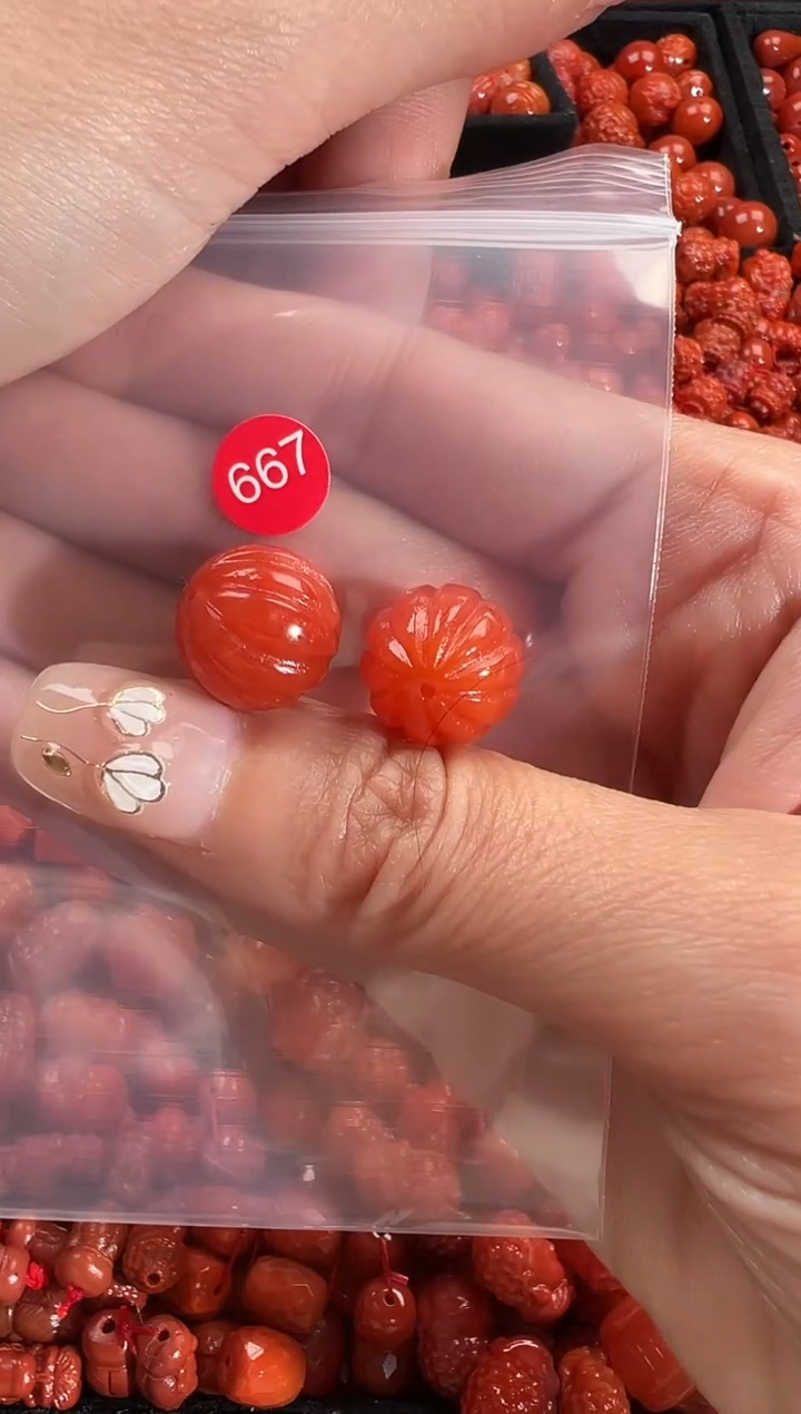 颈饰未镶嵌南红玛瑙1