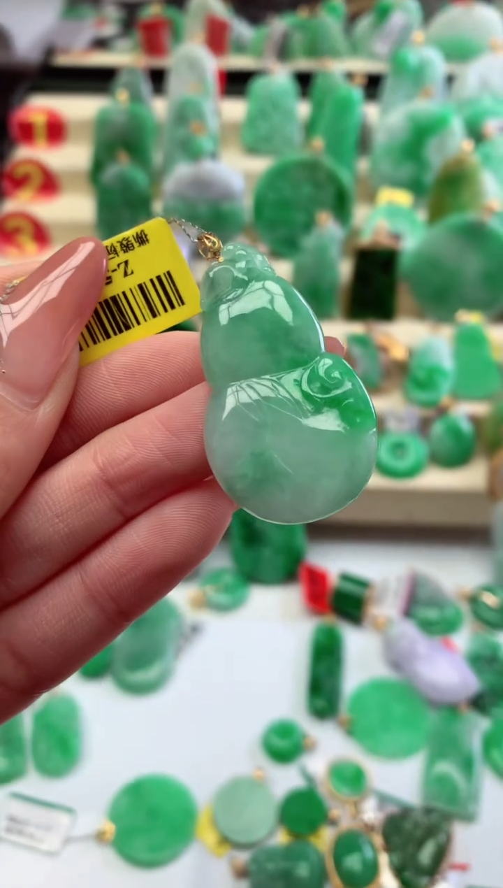 【闪购商品】翡翠吊坠(不含链)18K金镶嵌挂件