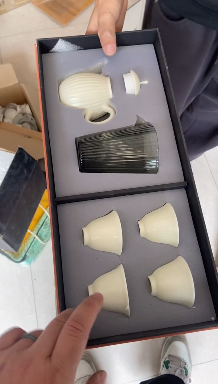 杯无运费险不带礼盒略有瑕疵有点脏介意勿拍