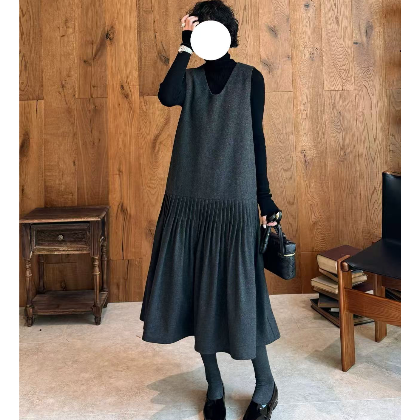 小李 | 简约V领风琴褶背心连衣裙秋冬